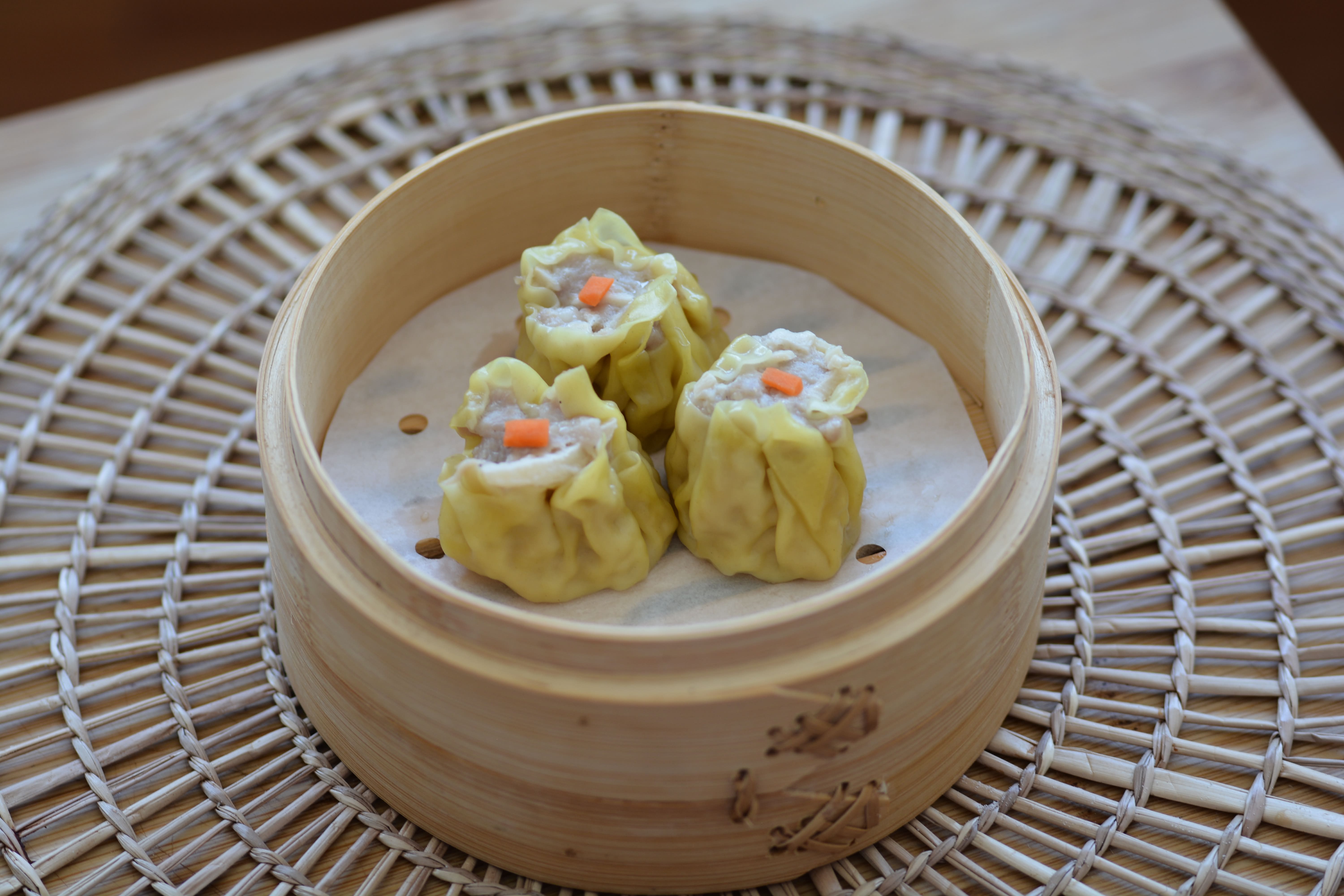 144. Shaomai de Pollo con Brote de Bambú (4 unds.)