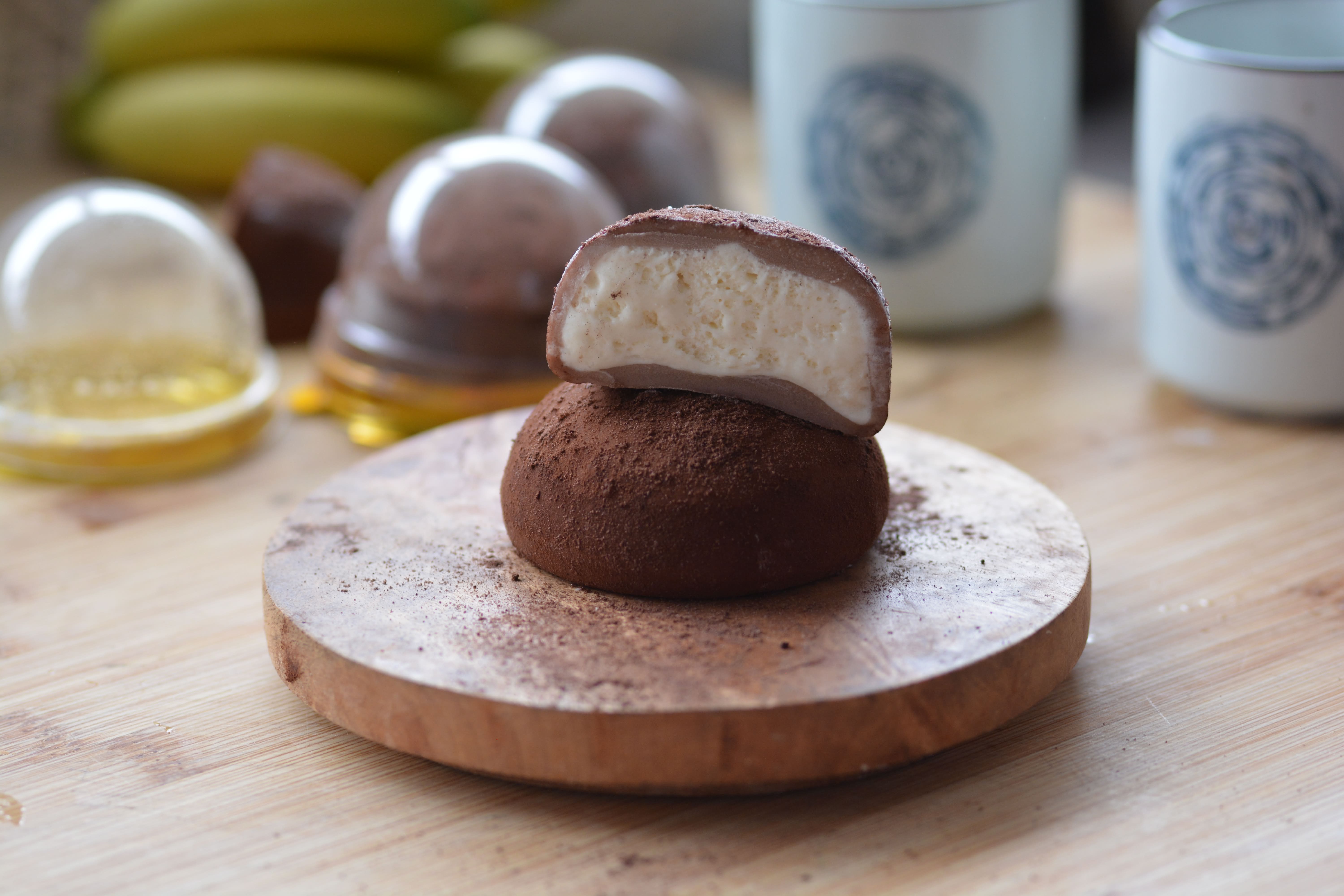 Mochi helado de chocolate y platano (1 und)